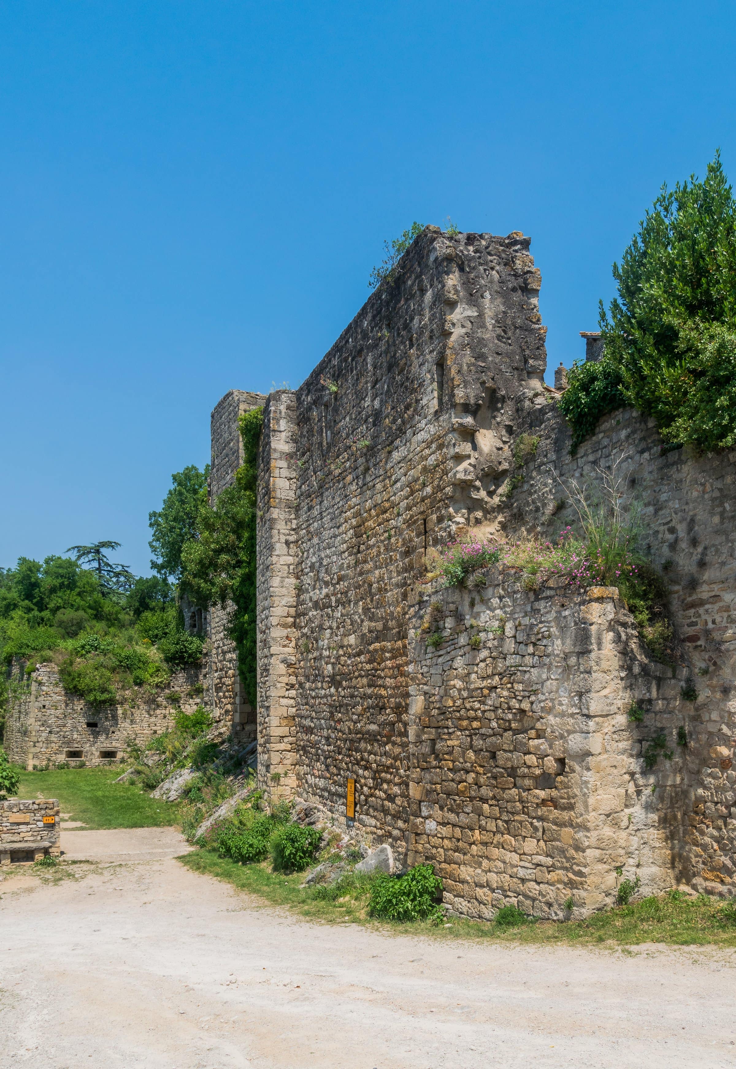 Les châteaux de Bruniquel