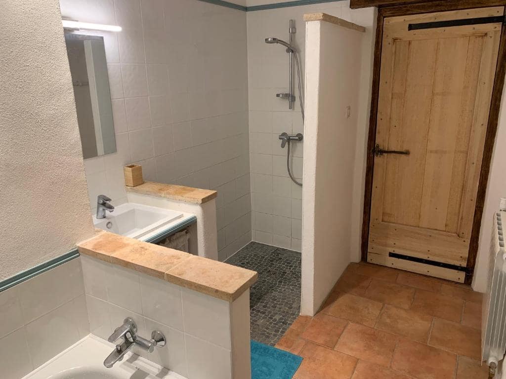 Salle de bains — © Au Mas de Janita