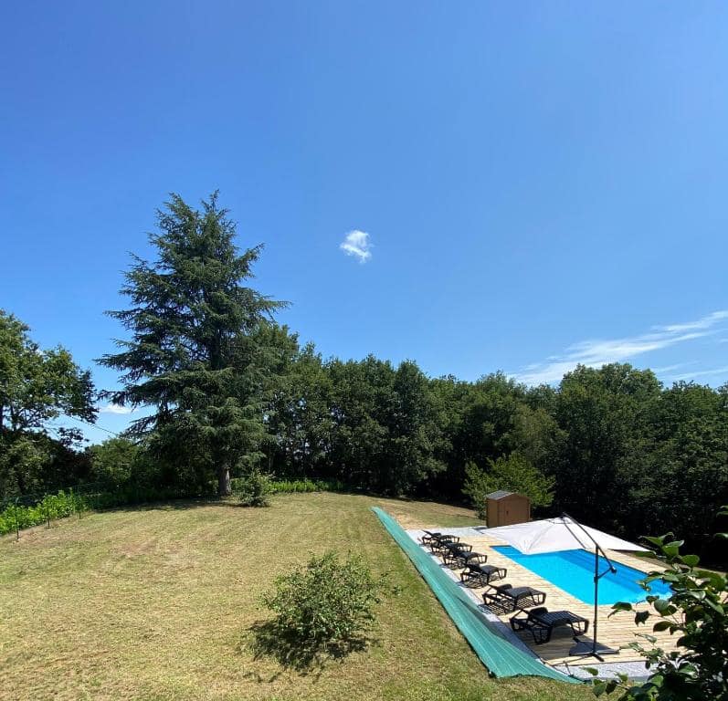 Terrasse, vue piscine — © Loustalou
