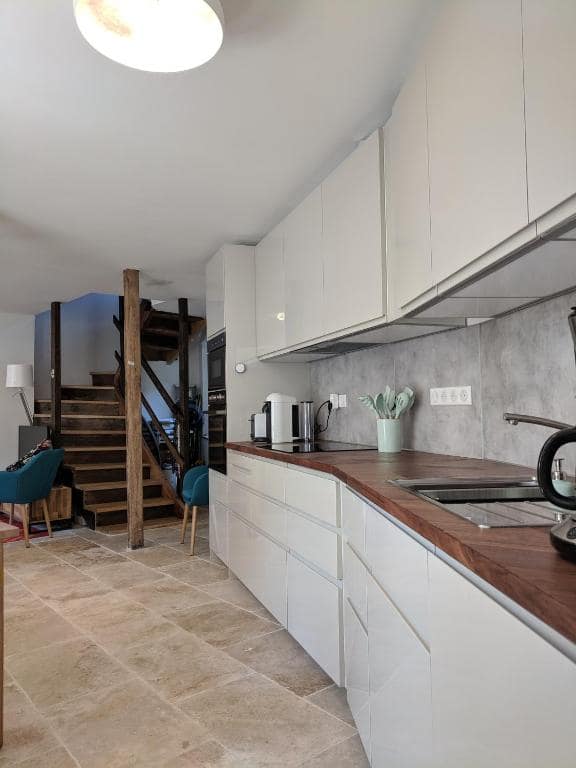 Cuisine équipée — © Gîte Rue des Fleurs