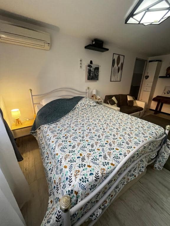 Chambre climatisée — © Ravissante Suite avec Jacuzzi